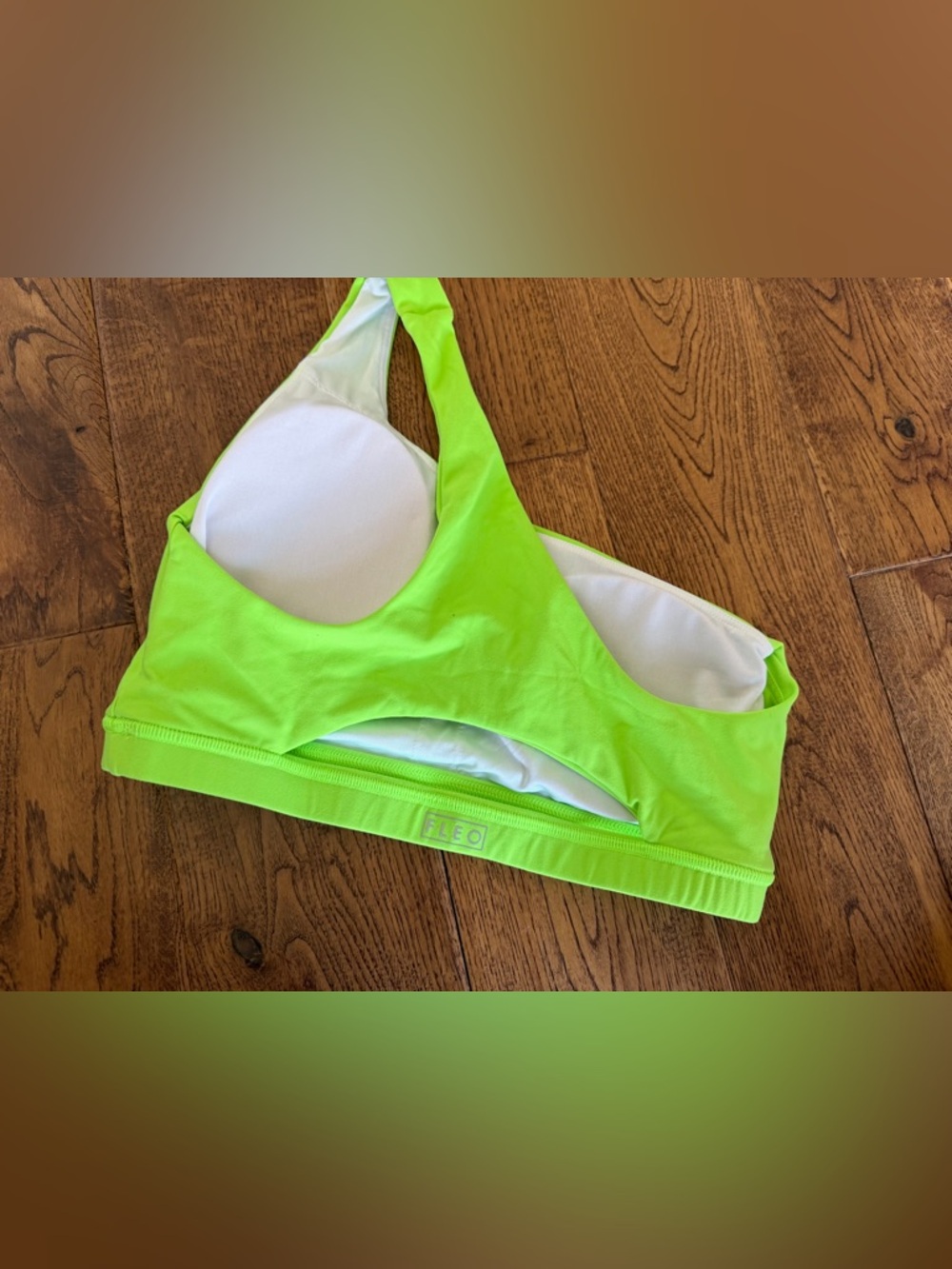 FLEO one shoulder sports bra M perfect condition smoke pet free - Picture 2 of 4